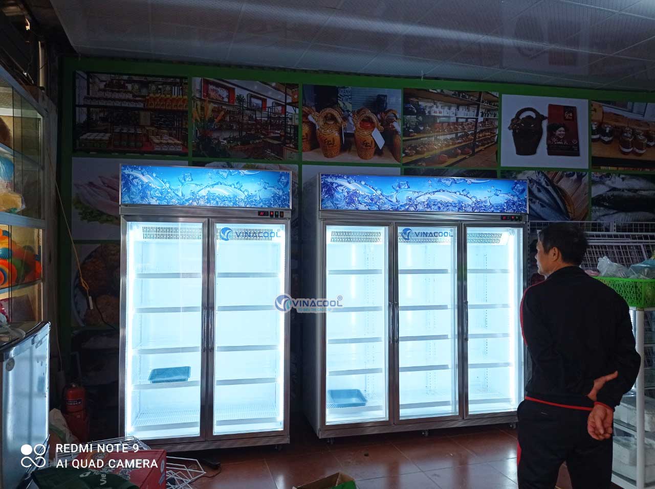 tủ đông đứng 3 cánh dài 1m8